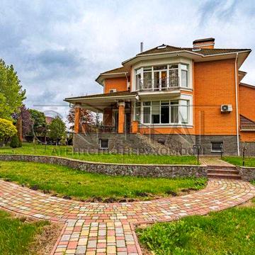 Здається в оренду просторий будинок в Чайках з дизайнерським ремонтом 5ав20м2 автономний