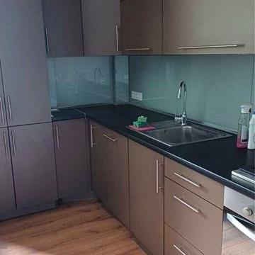 Сдам Двух Комнатную Квартиру в Новострое метро Малышева или Турбоатом