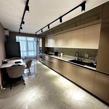 Оренда 3-кімнатної квартири у центрі міста (вул. Височана 18) + гараж (Власник)