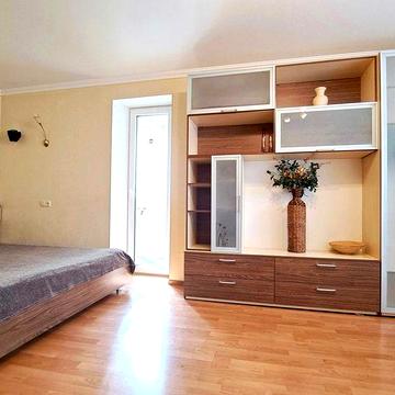 Сдам 1-комн. кв-ра на пр. А Поля ( быв. пр  Кирова ( низ), 5/9 эт.