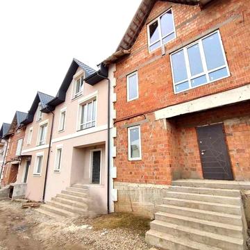 Продаж сучасного ТАУНХАУСА с. Годилів (1 км до м. Чернівці)
