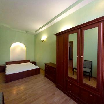 Твій простір - 2к, сталінка, метро Лукянівська