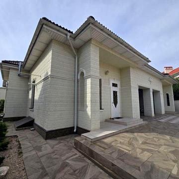 Продам свой дом с бассейном