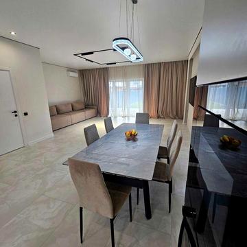 Здається в оренду таунхаус в New village Стопожниця