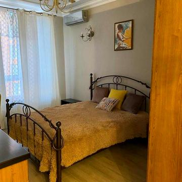 Каховська вул., 56