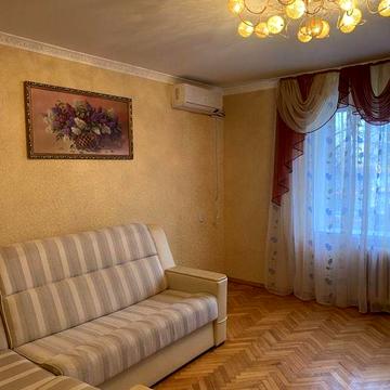 Здається 3-х кім центр Хрещатик 200