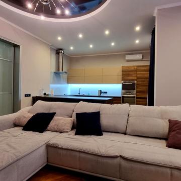 Лесі Українки бульв., 30-Б