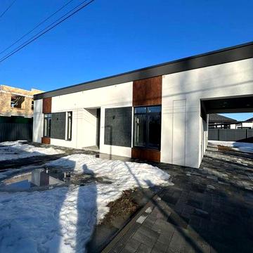 Будинок з підвалом в найкращій локації Білогородки