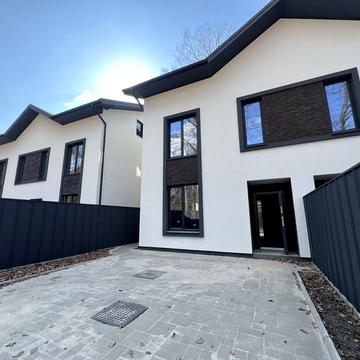 Дуплекс в лісовій частині Ірпеня