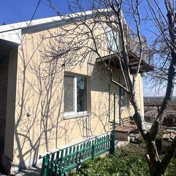 Центр тихе місце окремий будинок з гаражем