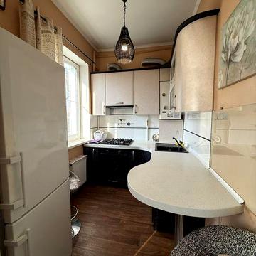 Здам 2 к.кв в центрі !!