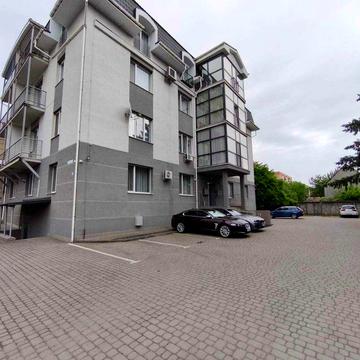 Продається 2-кімнатна квартира, вул. Капушанська Код: 28012