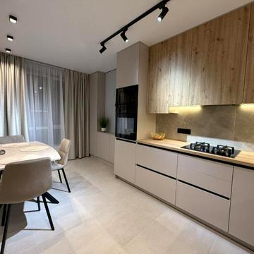 Університетська вул., 3/13