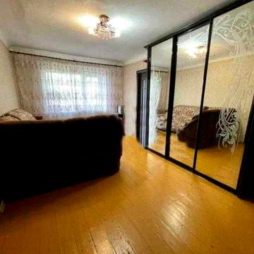 В продаже трехкомнатная квартира на проспекте Александровском