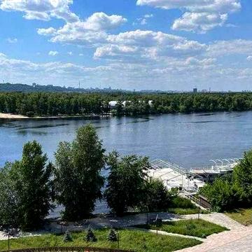 Видова на Дніпро ЖК бізнес класу Сонячна Рівєра Метро Лівобережна пляж набережна Генератор Укриття ЖК Сонячна Рів'єра