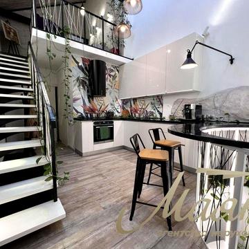 Продаж 2-х рівневої квартири з дизайнерським ремонтом вул.Павлівська