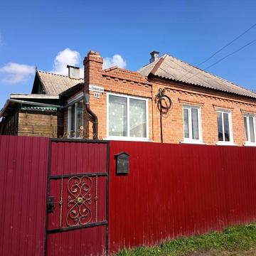 Продам 1,5 этажный дом г.Изюм.Торг есть