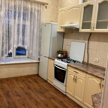 Срочно 2 разд КОРОЛЕВА/ Левитана , балкон застеклен, можно ЖИВОТНЫМИ