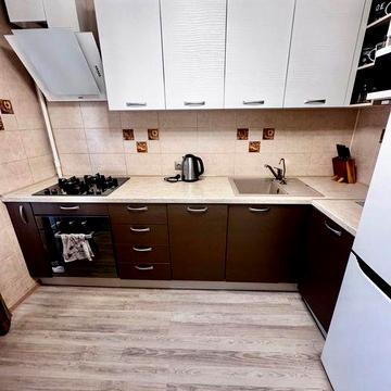 Сдам Реальную 2х комнатную квартиру + Гараж пл.Восстания ЖК Искринский