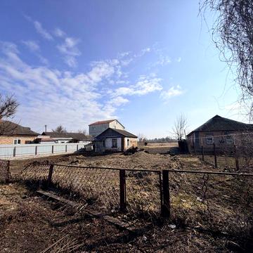 Продам дім , з великою ділянкою