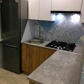 Продам 2 к.із.кв. біля метро, Нові Будинки