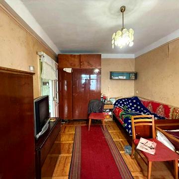 Продается 1 комн. квартира в центре на 2-м этаже