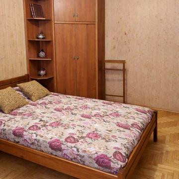 Продаж 2-кім чешки р-н Комарова!