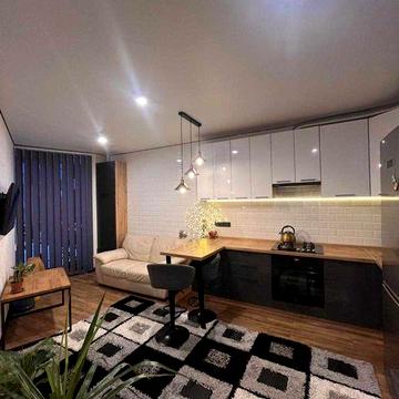 БЕЗ КОМІСІЇ! гарна двокімнатна квартира з ремонтом і меблями. МАМА парк