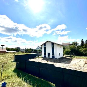 Котедж із якісних будівельних матеріалів у затишному, мальовничому місці, село Пухівка, центр. 15хв до м.Лісова