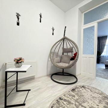 Квартира з ремонтом в центрі Львова