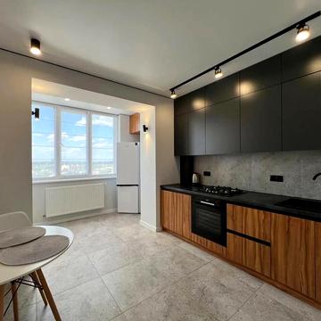 Богдана Хмельницького вул., 57