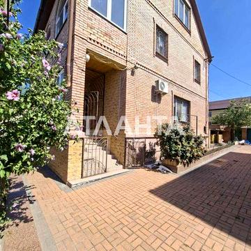 Дом из красного кирпича на 10 сотках в Сухом Лимане