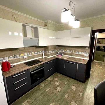 Здам простору 2к квартиру з ремонтом біля метро в ЖК Акцент