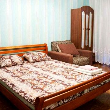 Голосеевский проспект, 46/1, метро Демиевская 4 минуты.