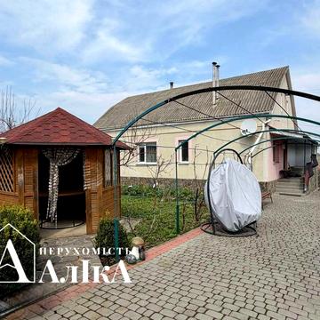 Продам хороший будинок з ремонтом! Заходь і живи