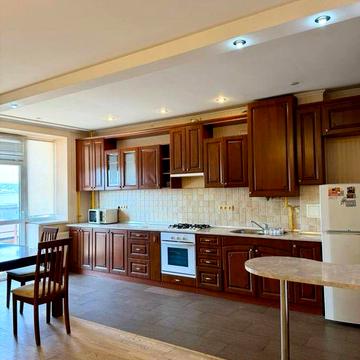 Продаж 1,5к квартири біля Дастору / 74 м2