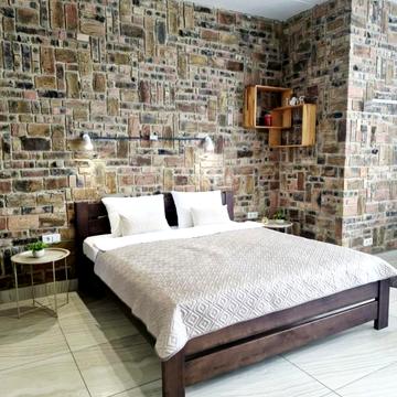 Естетичні урбан-лофт апартаменти в центрі міста