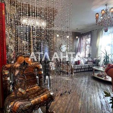 Двухуровневая квартира для ценителей роскоши и комфорта