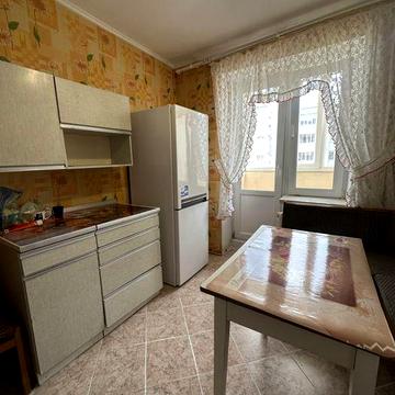 Здається 2 х кімнатна квартира вул Сухомлинського