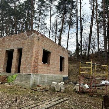 Терміновий продаж будинку з експлуатованою покрівлею,с.Збиранка