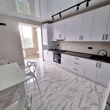 Власник. 1 к.новобудова у хорошій локації, р-н.вул.Галицька біля АТБ
4