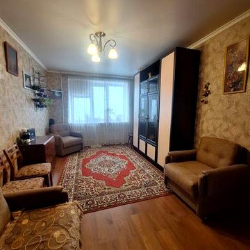 Сдам 3 комнатную квартиру Малиновского  8 этаж