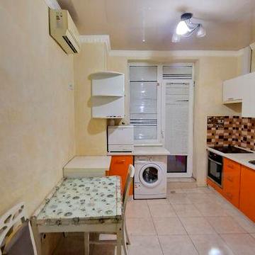 Сдам 2 комн квартиру на Ильфа и Петрова/Архитекторской / 1 этаж!