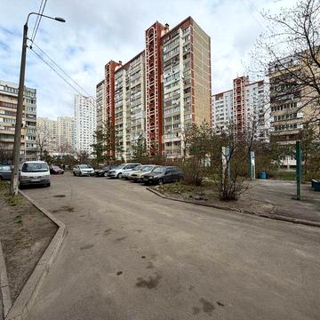 Продаж 1-кімнатної квартири в Києві, вул. Милославська, 3-А