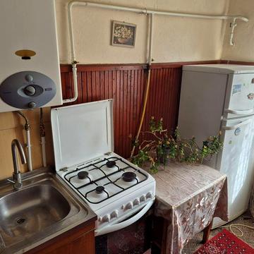 Здається  квартира в тихому центрі .