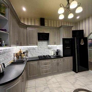 Продам 2-кімнатну квартиру поряд з Центром