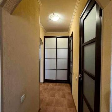 (1 кімнатна кварт., вільна 9000 за все)