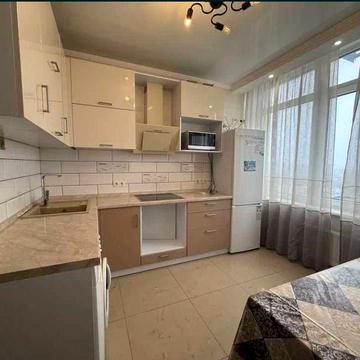 Срочная продажа! 3х комнатная квартира 72м2  Ремонт Мебель Техника Центр/Жемчужина 79900у.е