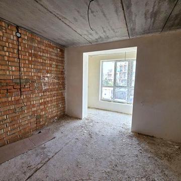 Продам 1-но комнатную квартиру под чистовую отделку. 50% ремонта. АОГВ