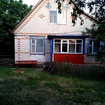 Будинок в центрі села Гаркушинці